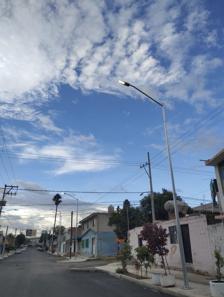 Alumbrado y postes instalados en Calle 53 Norte